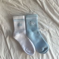 Alo Yoga Unisex Throwback Half Crew Socks 2 Pack White And Blue