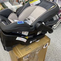 Graco Snugride Infant Car Seat 