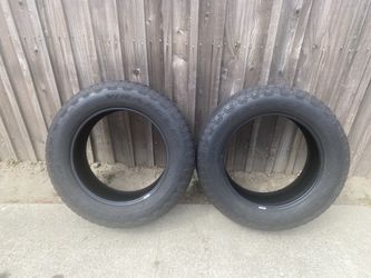 Pair of Goodyear tires 275/60/20