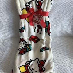 Hello Kitty Oversized Kitty Present Throw Blanket