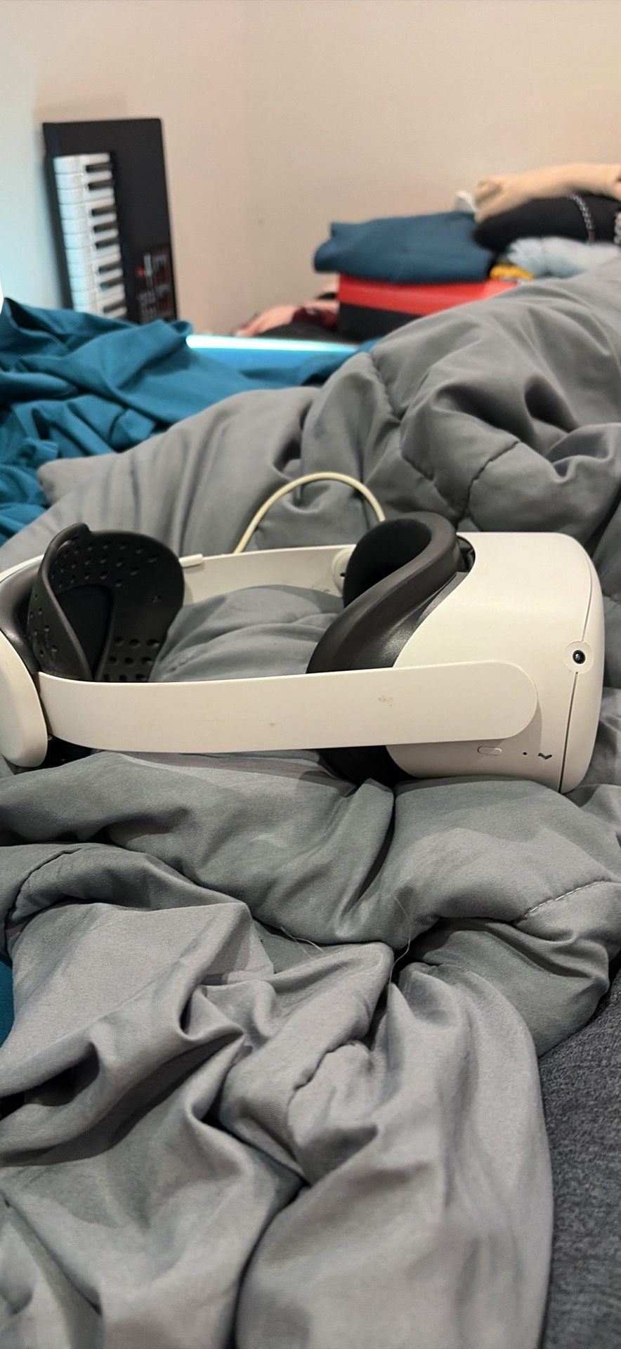 Oculus Meta Quest 2 With Battery Head Strap
