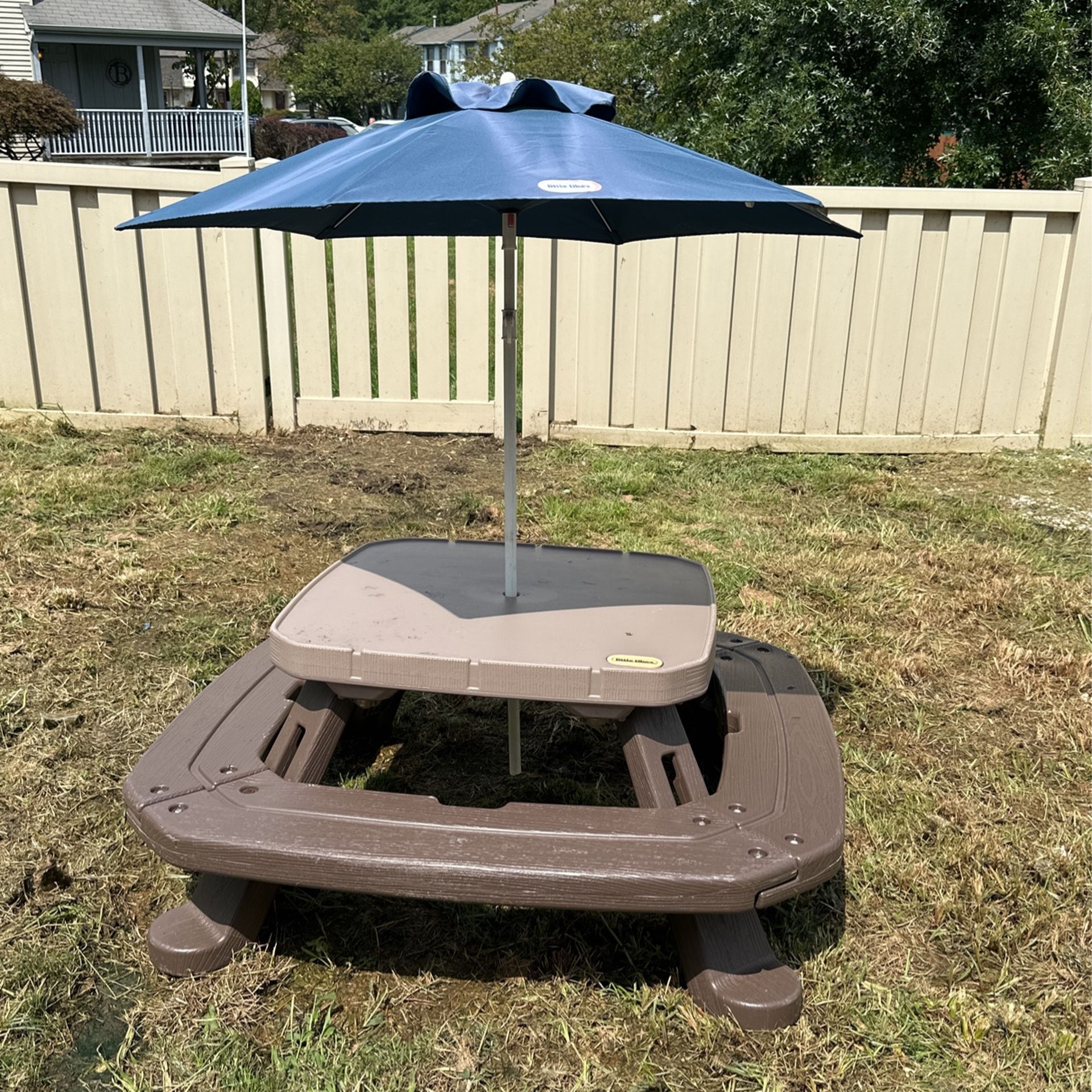 Little Tikes Fold N Store Picnic Table With Market Umbrella