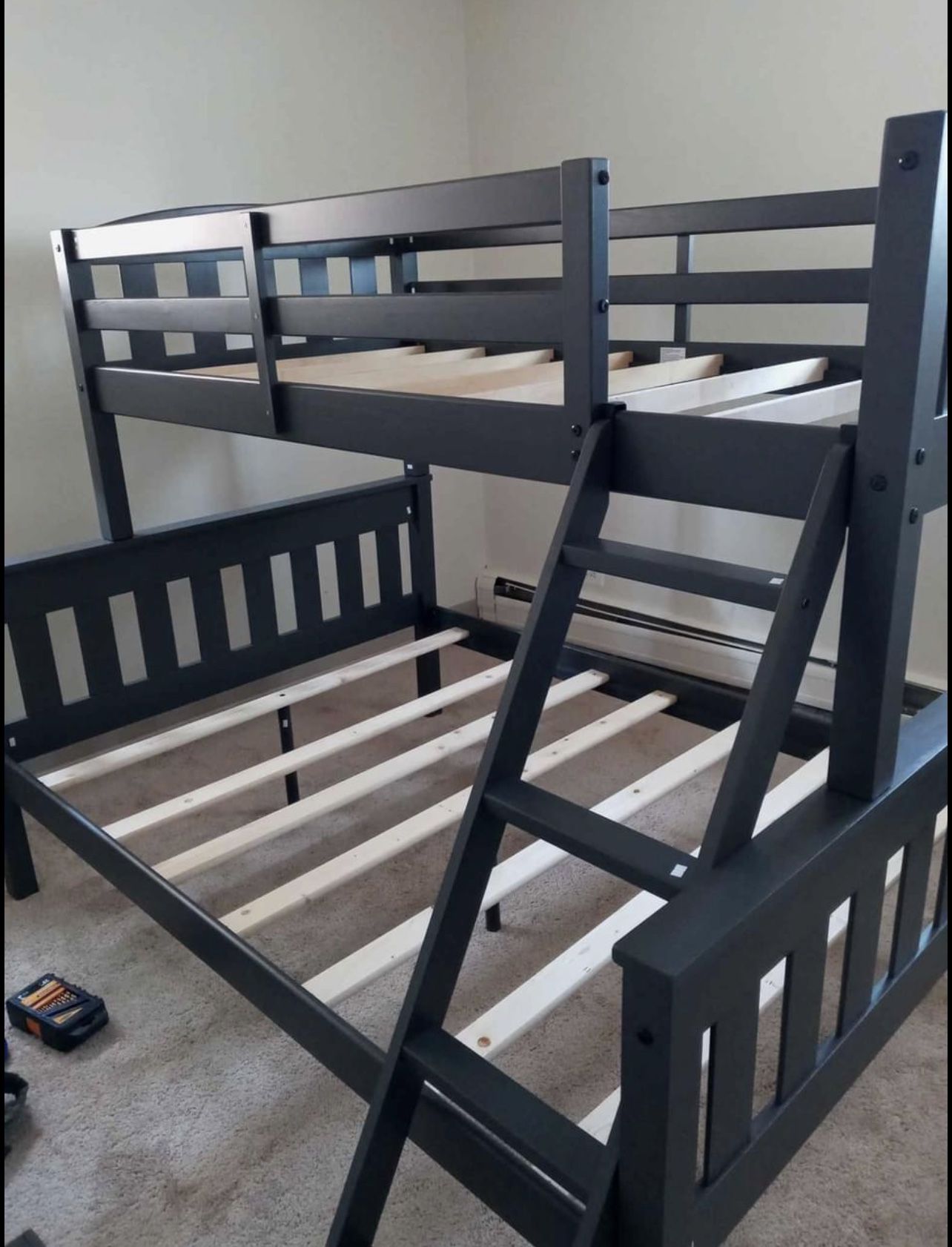 Twin/full Bunk bed 