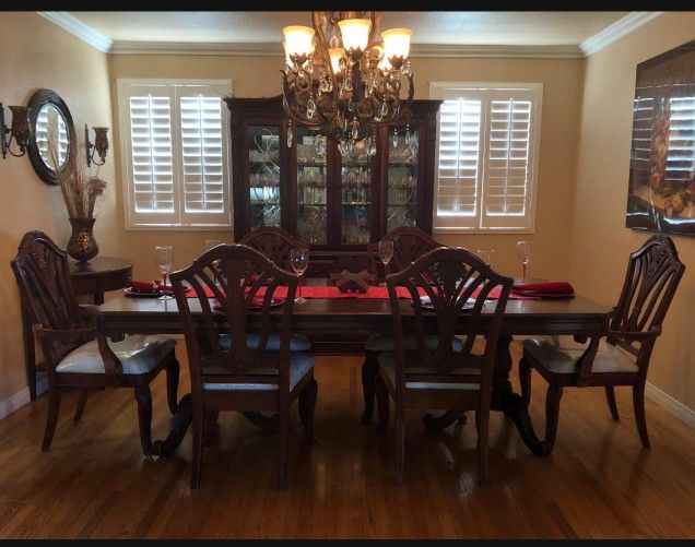 Dinning  Table  & China