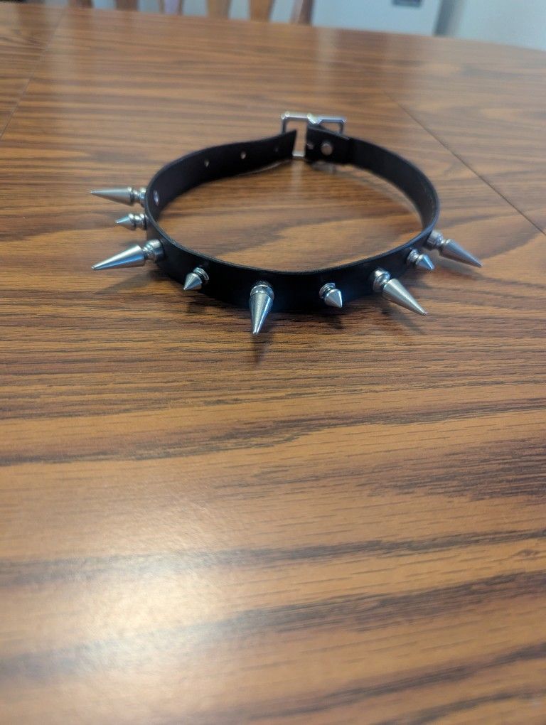 Custom Handmade Leather Chokers And Wristbands 