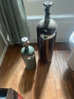 Welding tanks/welding helmet