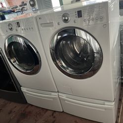 Lg Washer Electric Dryer And Pedestals 
