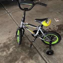 Kid’s Bike With Helmet 