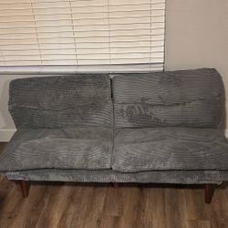 Love Seat/ Pull Out 