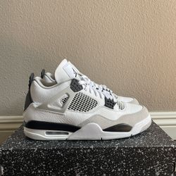 DS Jordan 4 Military Black Size 10