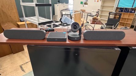 Logitech Rally Plus 4K Video Conferencing System with Camera, Display Hub & Speakers