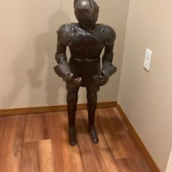 Metal Knight Statue 