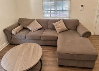 🌟 Beautiful Neutral Sectional Sofa | Great Condition | Chaise Lounge
