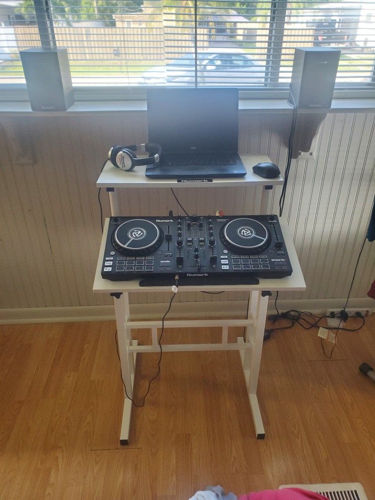 Complete DJ Set Up