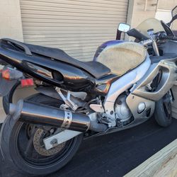 2005 Yamaha YZF600