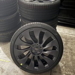 Tesla Model Y 21” Überturbine Wheel & Tire Package – Brand New | Ready to Install