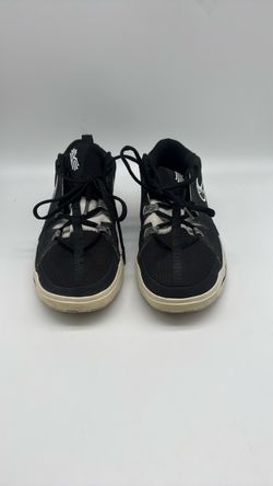 Nike Kyrie High-Top Basketball Sneakers