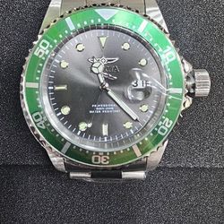 New Invicta Pro Diver Men's Watch 43mm Steel, Green Dial, Black Face NWT Water Resistant 