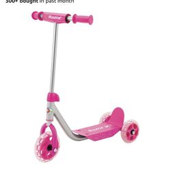 Razor Jr. Lil' Kick - 3-Wheel Kick Scooter for Younger Children (Ages 3+), Max Rider Weight 44 lb