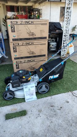 NEW self propelled gas lawn mower NUEVAS