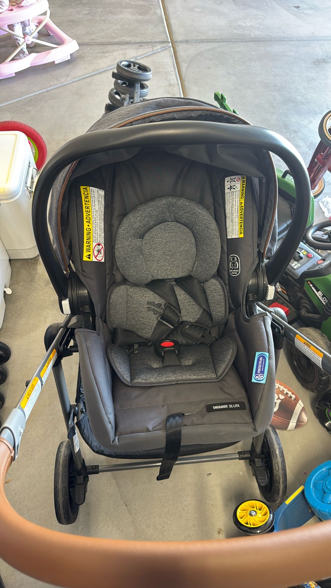 Graco Snugride 35 Lite Baby Car seat With Base New