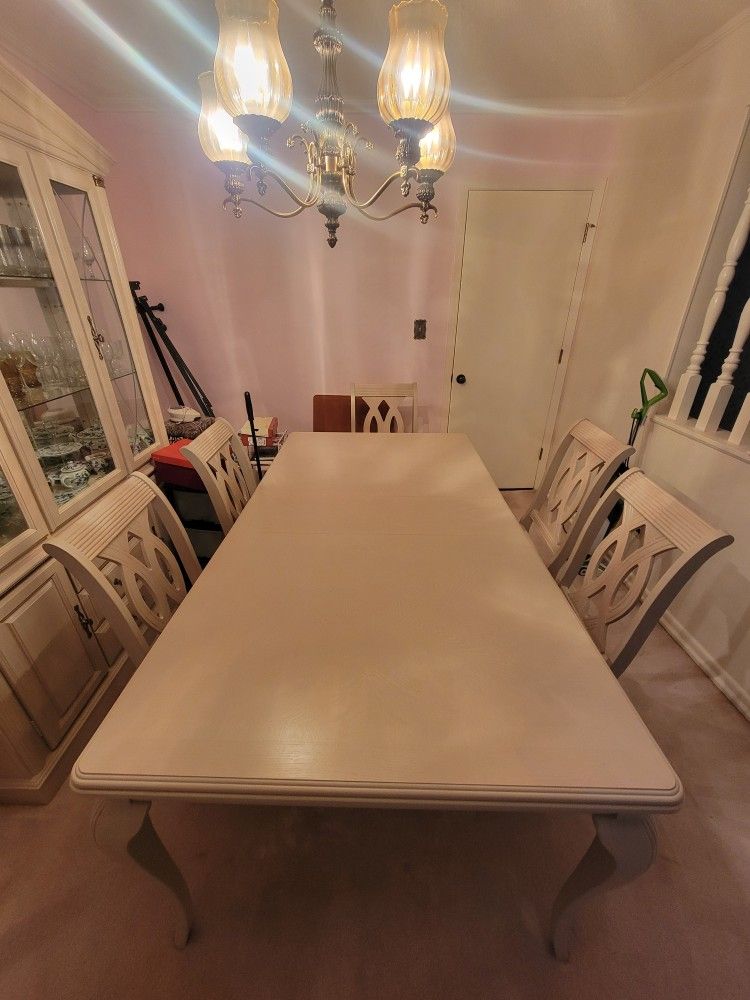 6 Seated Dining Table With China Cabinet 