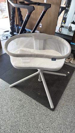 Halo bassinet