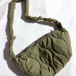 ✨NEW URBAN OUTFITTERS KHAKI BUBBLE BAG SMALL SHOULDER BAG✨