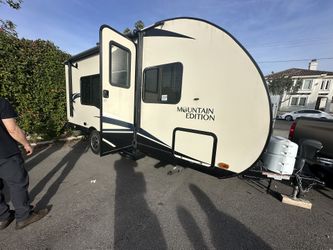 2019 Sonoma Trailer