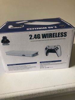 2.4G Wireless game pad comes with 2 controllers ,
