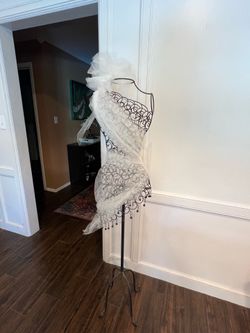Metal decorative dress form