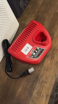New- Milwaukee M12 12-Volt Battery Charger