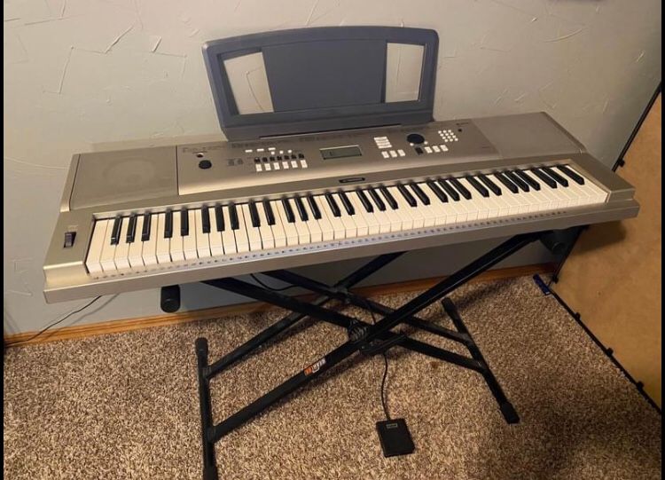 Yamaha YPG-235 Keyboard