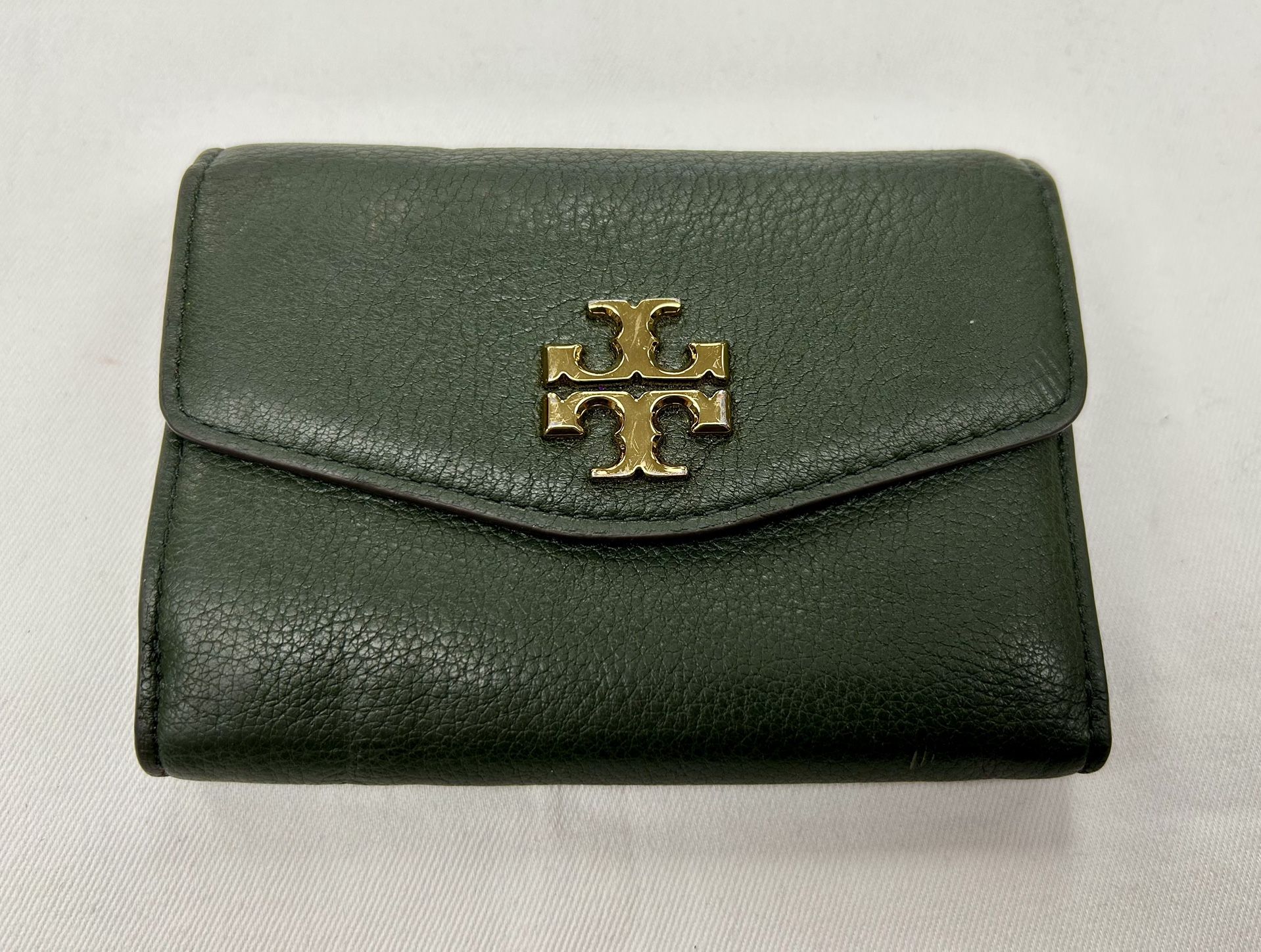 Tory Burch Kira Pebbled Medium Flap Wallet - Poblano Green 74882
