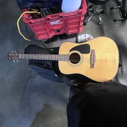 FENDER Acoustic Guitar