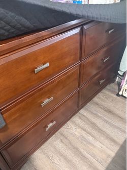 Queen Bedroom Set