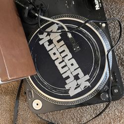 Numarck TT100 Direct Drive Turntable 
