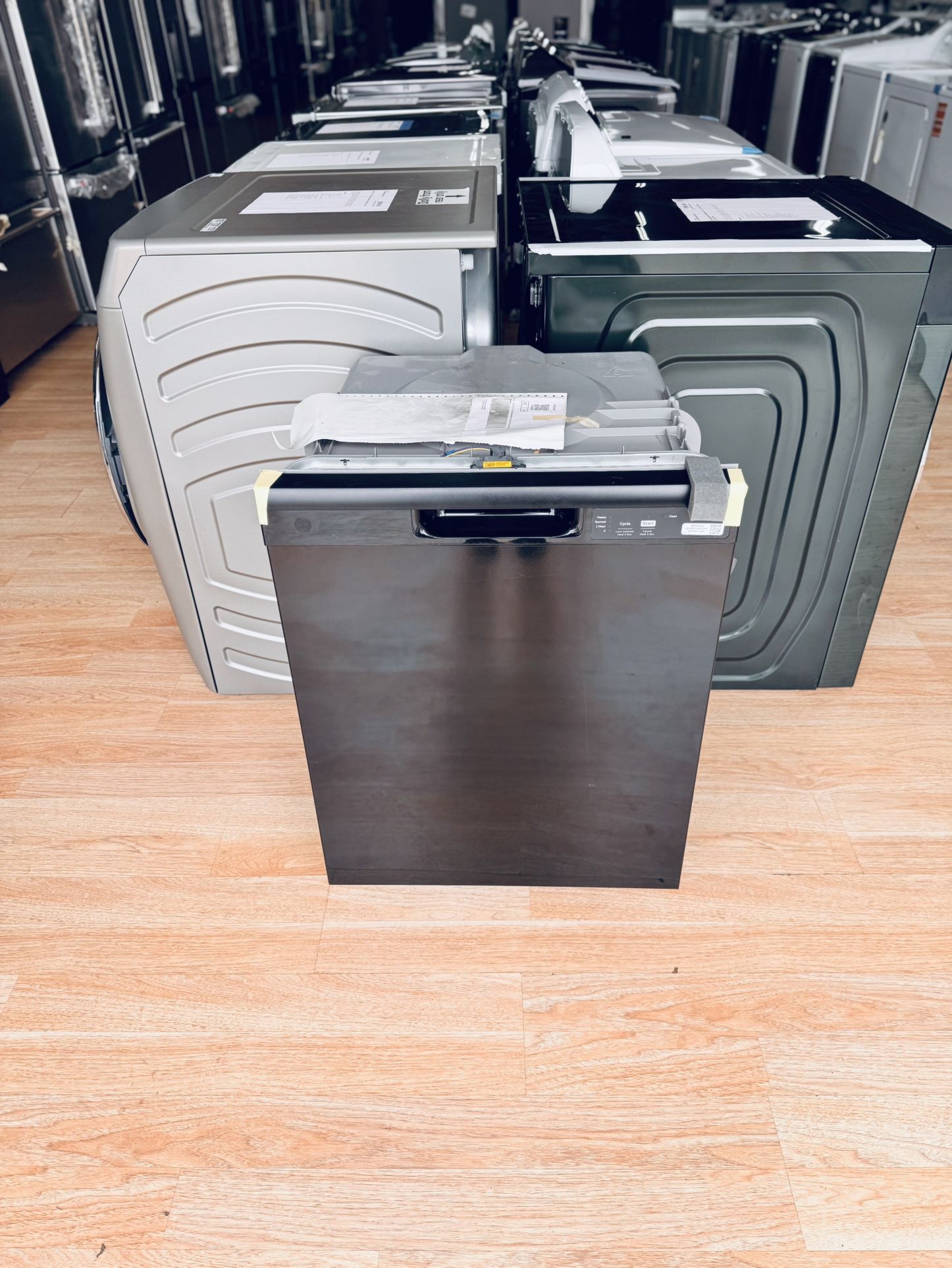 Brand-New GE - 24" Front Control Built-In Plastic Tub Dishwasher with Extra Heavy Duty Wash Cycle and 60dBA - Black Model: GDF450PGRBB