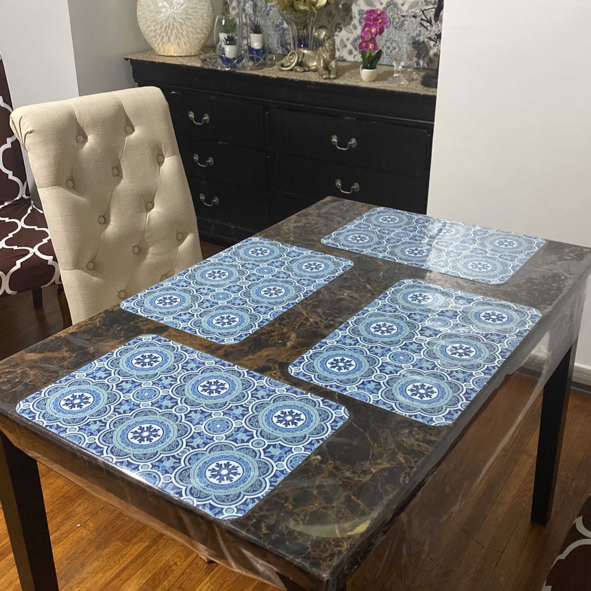 Dinning Table 2 Chairs Free