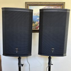 Electro Voice EV ETX 15P Speakers - Like New 