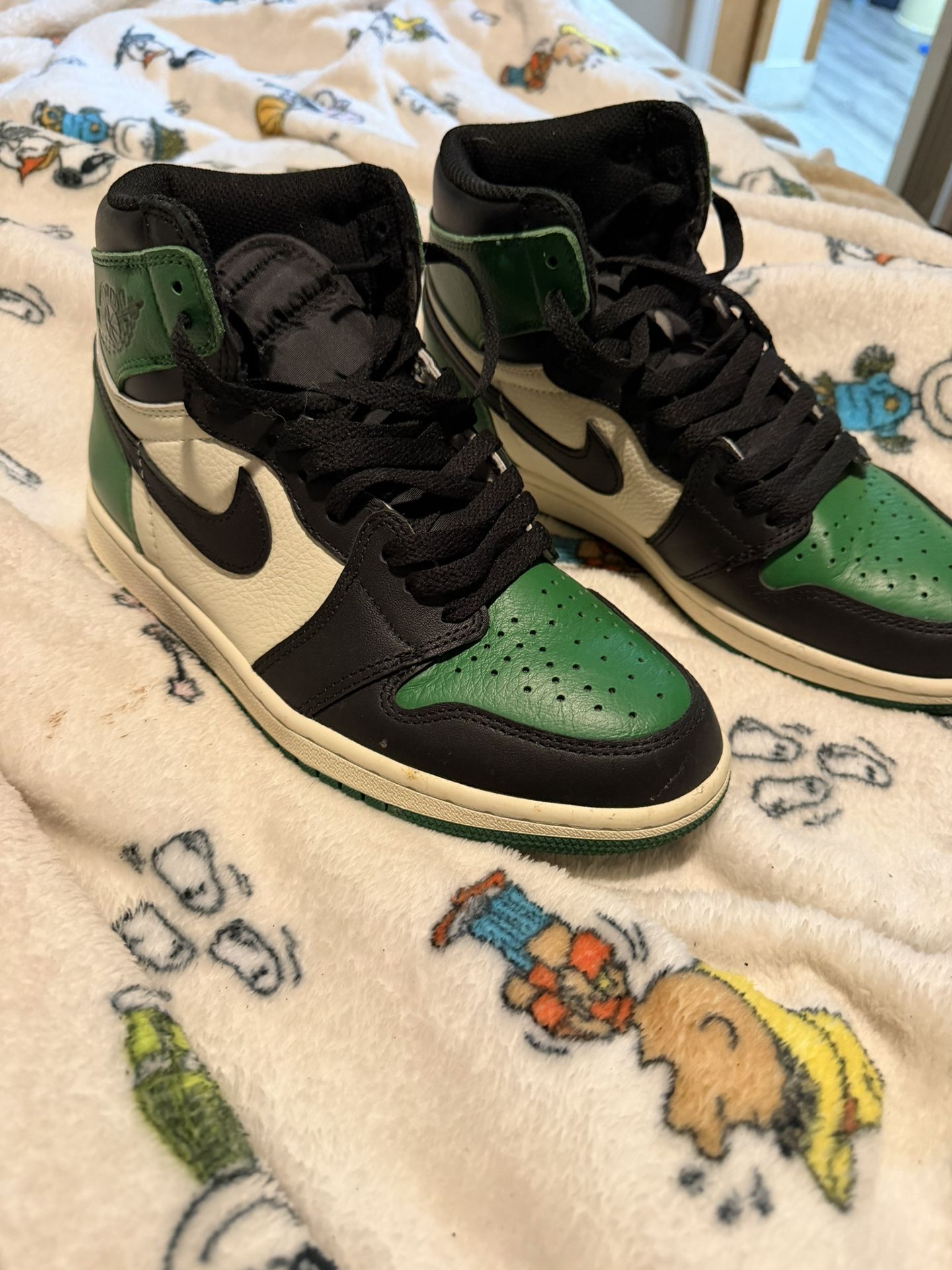 Air Jordan 1 Retro High OG 'Pine Green'