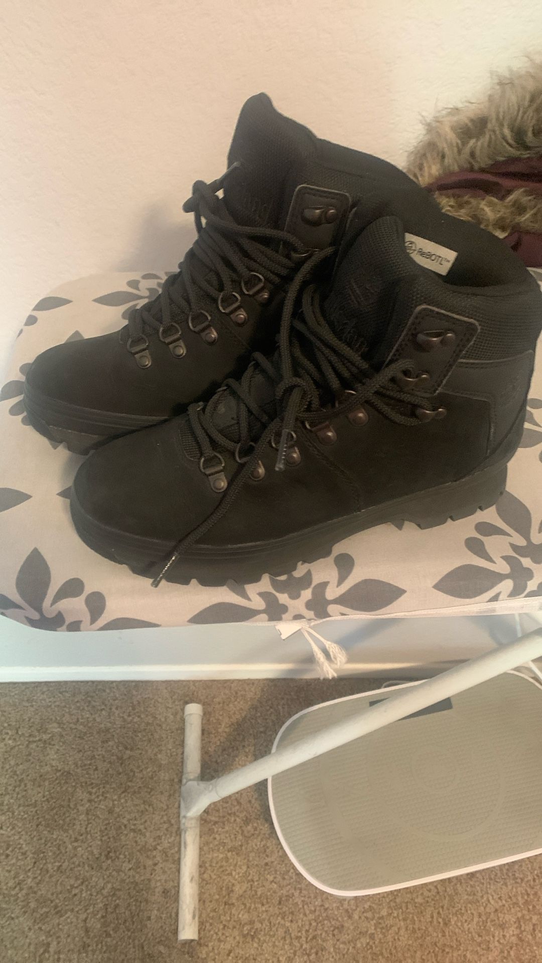 Women’s Hiking Boots Size 71/2 