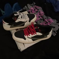 Traviss Scott x Air Jordan 1 Retro Low 