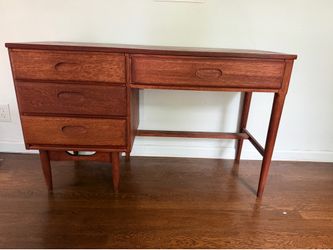 Beautiful Mid-Century Modern Desk