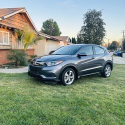 2021 HONDA HRV LX 28,000 MILLAS