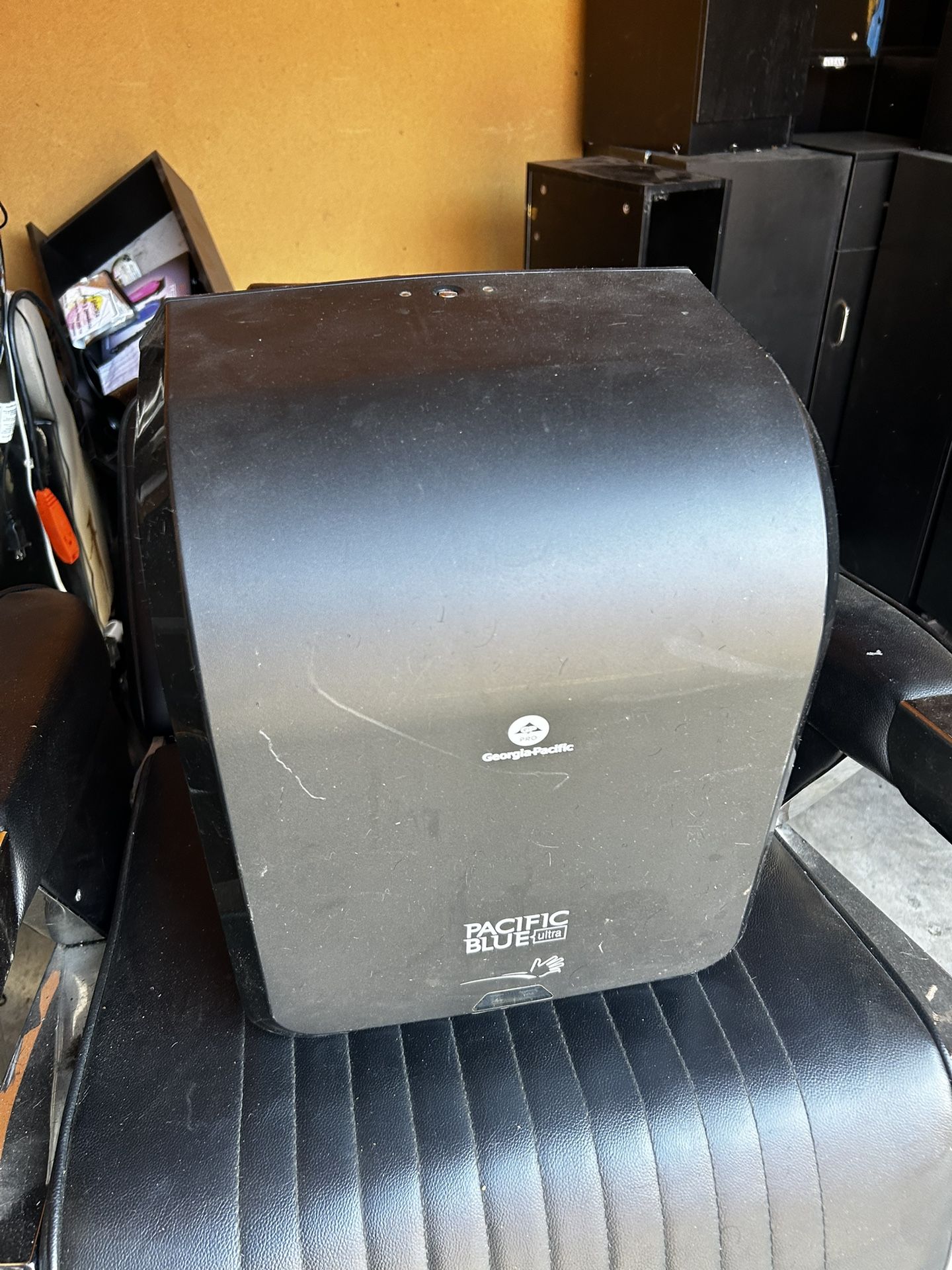 Roll Paper Towel Dispenser For Wall
