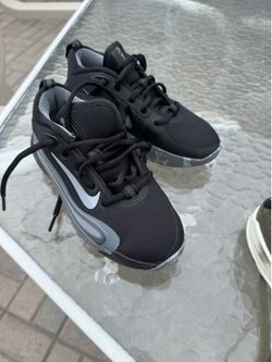 Nike youth shoes