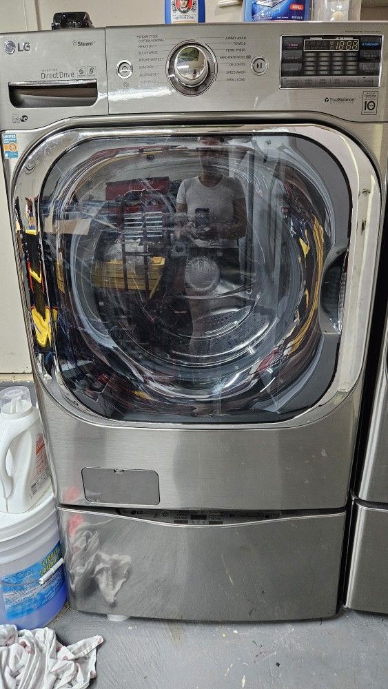 Like new LG washer and electric dryer