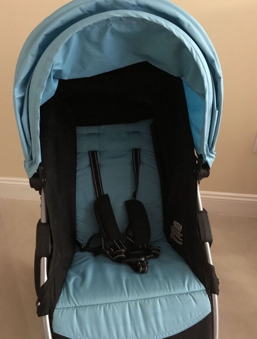 LIKE NEW BRITAX B-AGILE STROLLER