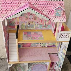 Doll House 